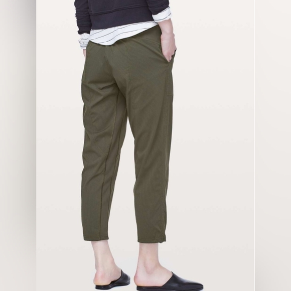 Lululemon Dance Studio Crop II *Unlined 20" Dark Olive. Size 6 - Picture 2 of 16